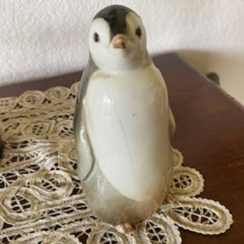 Vintage ('60s)* LOMONSOV Hand-painted Porcelain PENGUIN * USSR * signed